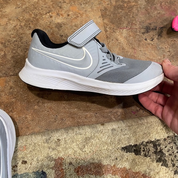 Little boys Nikes size 11.5 - Picture 2 of 4